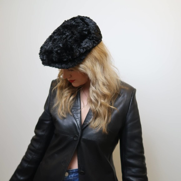 Wilsons Leather Accessories - Vintage 90's Wilsons Leather faux fur black hat